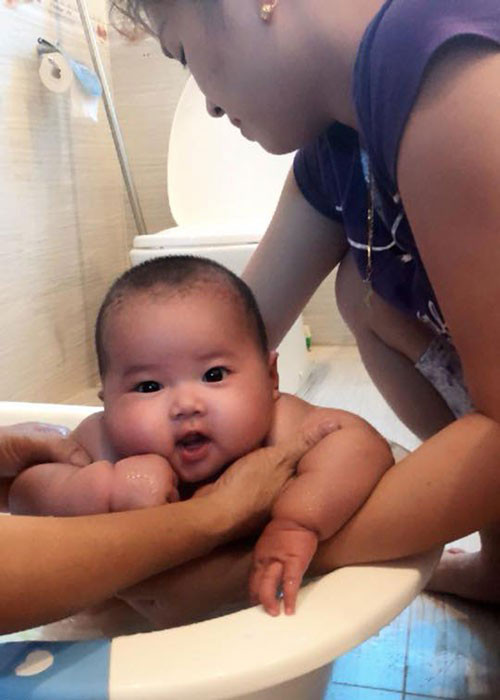 Bé Trí Khôi chào đời là cái kết viên mãn cho hạnh phúc của Thu Ngọc và Chiến Thắng sau khi tái hợp.