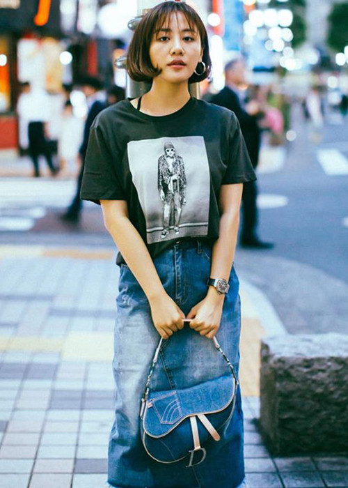 Theo chia sẻ của Phạm Quỳnh Anh, Văn Mai Hương dần lấy lại tinh thần. Trước đó, nữ ca sĩ tỏ ra suy sụp vì lộ clip nhạy cảm được trích xuất từ camera tại nhà riêng.