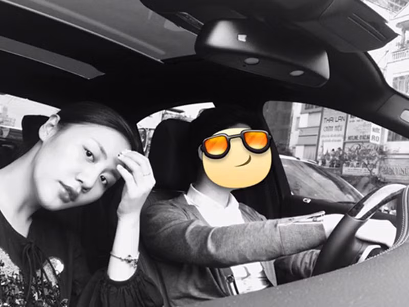 Khi viết tâm thư chia tay, Văn Mai Hương tiết lộ, vì bạn trai không thích công việc ca hát nên cô đã tạm gác sự nghiệp.