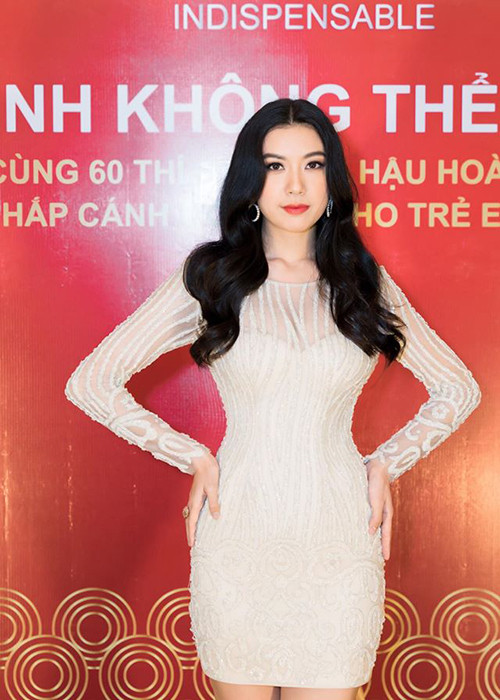 Nàng á hậu đến từ TP HCM có lợi thế về khả năng ngoại ngữ, ngoại hình cùng kỹ năng giao tiếp.