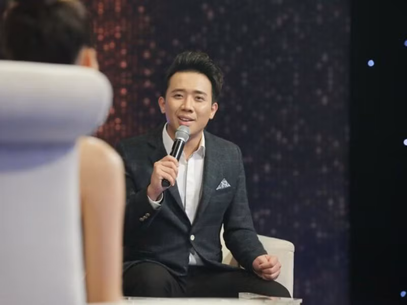 Ở “Người ấy là ai”, ông xã của Hari Won đảm nhận vai trò MC. Đây là chương trình Trấn Thành nhận được nhiều phản hồi tích cực từ khán giả. Ảnh: Vietnamnet