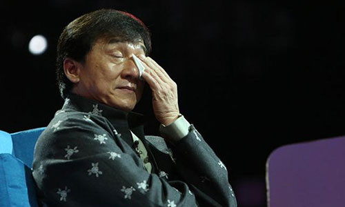 Ngoi sao vo thuat giai cuu Thanh Long khi bi 50 nguoi duoi chem la ai?