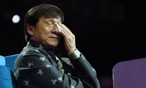 Ngoi sao vo thuat giai cuu Thanh Long khi bi 50 nguoi duoi chem la ai?