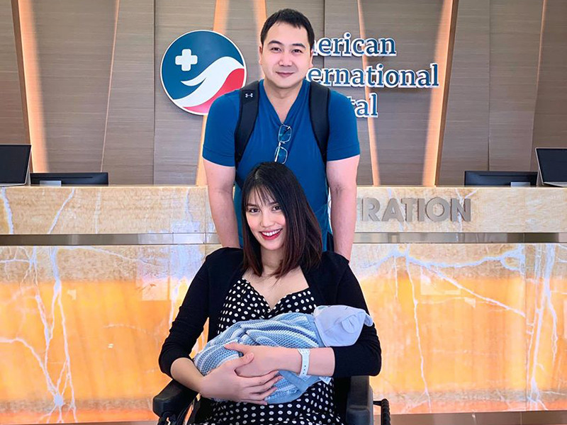 Sau khi chia tay Thúy Vân, Tuấn John yêu và kết hôn với Lan Khuê. Cả hai hiện có một cậu con trai.