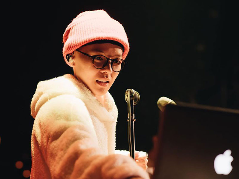 Năm 2016, Tiên Tiên lần đầu trải lòng về tuổi thơ với nỗi ám ảnh bị xâm hại. Đó là khoảng thời gian đen tối nữ nhạc sĩ từng phải sống trong cảm giác đau khổ, tủi nhục.