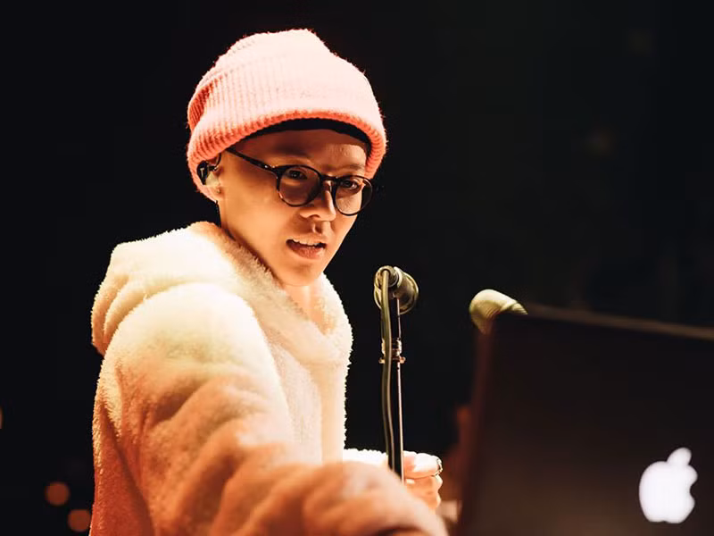 Năm 2016, Tiên Tiên lần đầu trải lòng về tuổi thơ với nỗi ám ảnh bị xâm hại. Đó là khoảng thời gian đen tối nữ nhạc sĩ từng phải sống trong cảm giác đau khổ, tủi nhục.