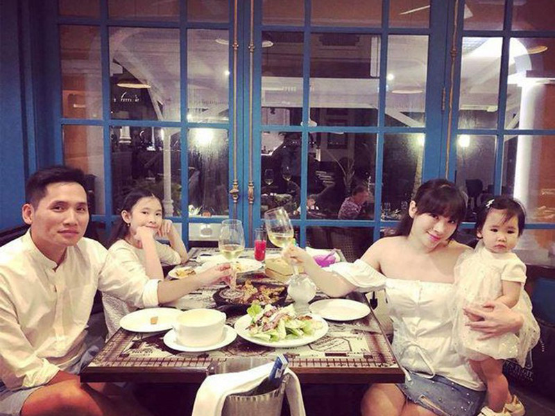 Vốn kín tiếng nên Quốc Khánh gần như chưa bao giờ chia sẻ về cuộc sống hôn nhân của anh trước công chúng.