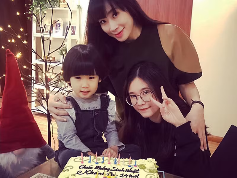 2 cô con gái của Quốc Khánh đều thừa hưởng những nét đẹp từ cả bố lẫn mẹ.