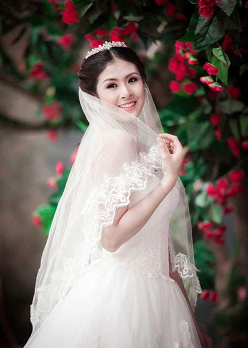 Trả lời Tiền Phong, Ngọc Hân cho biết, cô không muốn bình luận hay trả lời vì người đăng thông tin này không phải là cô. Tuy nhiên, người đẹp khẳng định nếu có tin vui cô chắc chắn sẽ thông báo rộng rãi.