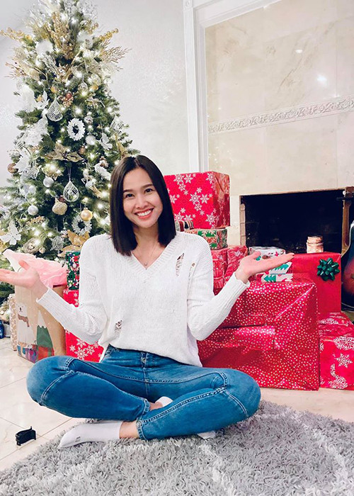 Dương Mỹ Linh tận hưởng không khí Giáng sinh ở Mỹ trong căn nhà ấm áp.