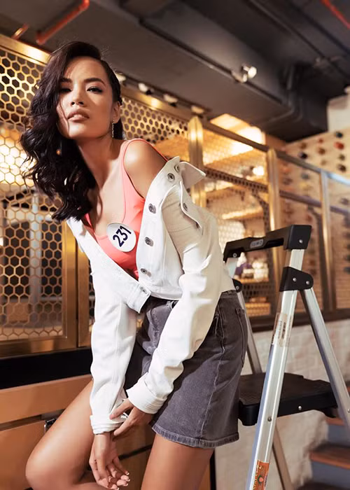 May mắn, sau đó, cô nhận được sự giúp đỡ của những người trong nghề nên không phải bán nhà nữa.