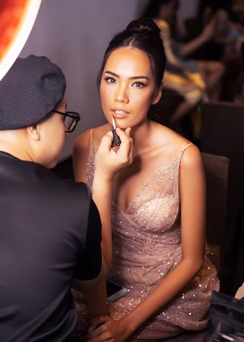 Chân dài đến từ Khánh Hòa là gương mặt mới lạ khi đến với cuộc thi.