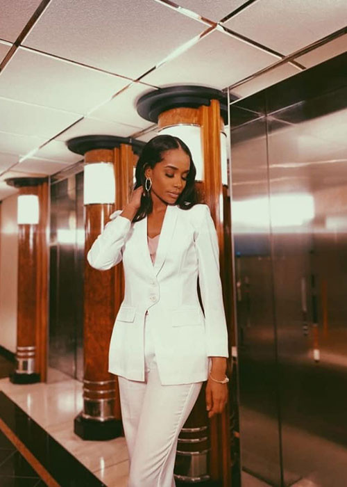 Trong chung kết, Toni-Ann chiếm được cảm tình của khán giả bởi giọng hát nội lực như một diva cùng sự chân thành, hóm hỉnh khi trả lời ứng xử.