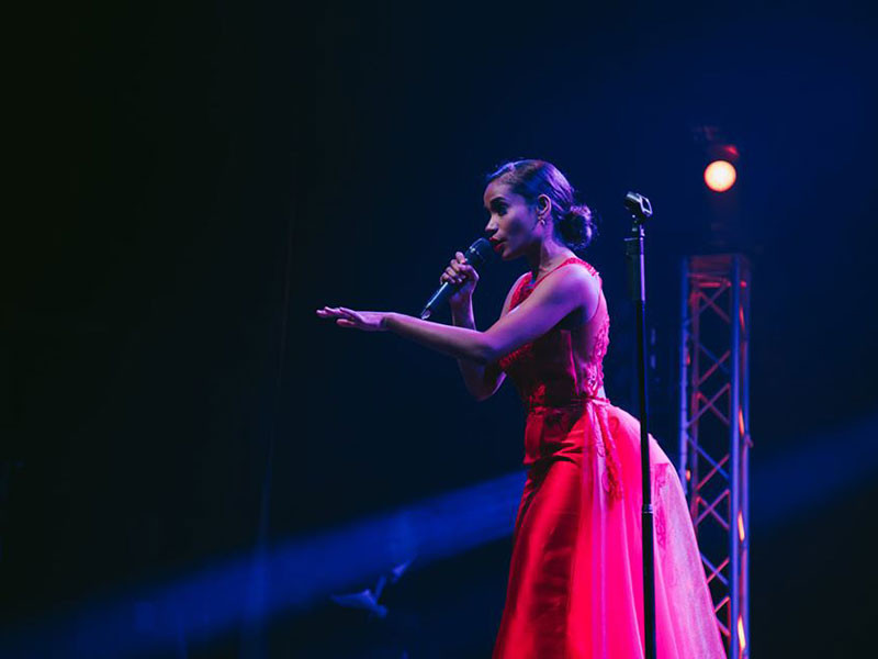 Cô vừa tốt nghiệp trường đại học Florida State University chuyên ngành tâm lý học.