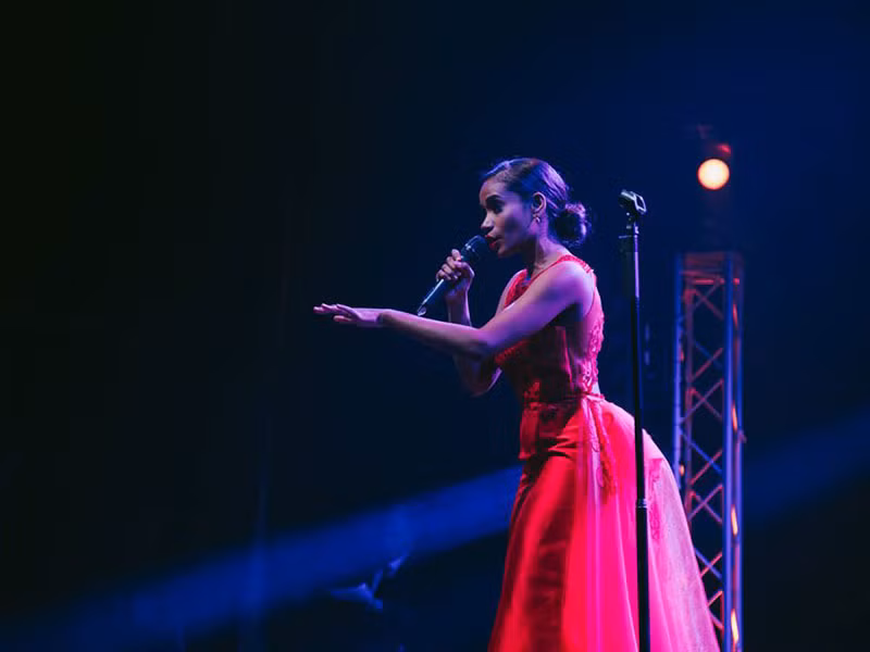 Cô vừa tốt nghiệp trường đại học Florida State University chuyên ngành tâm lý học.