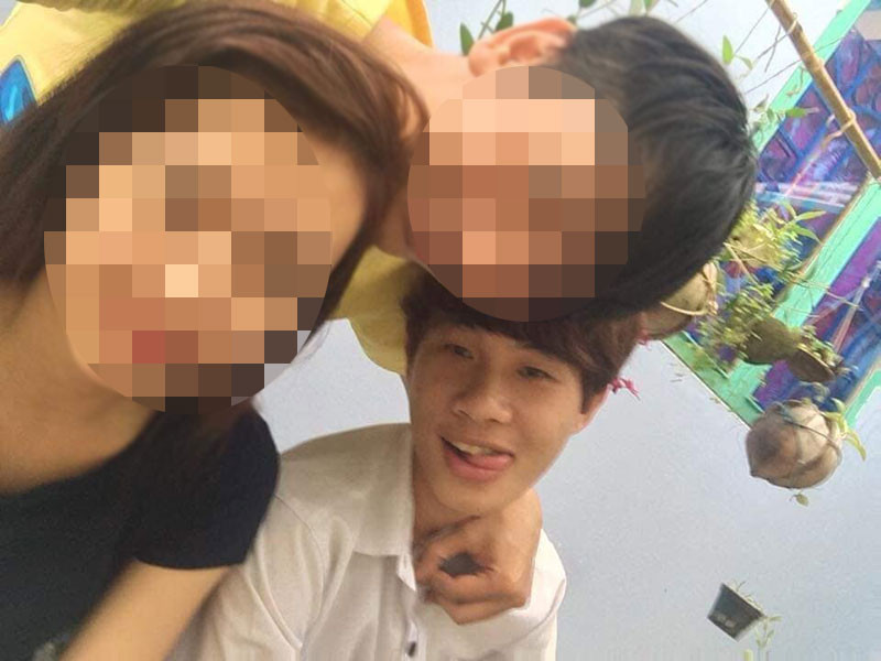 Nam ca sĩ sinh năm 1997 khi chưa nổi tiếng có ngoại hình không nổi bật với mái tóc ngố.