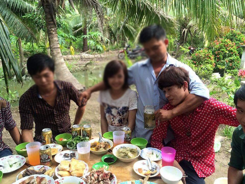 Hình ảnh Jack khi đi hát tại đám cưới khiến nhiều fan ngỡ ngàng.