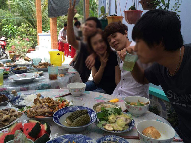 Giọng ca gốc Bến Tre từng có phong cách thời trang không mấy ấn tượng.