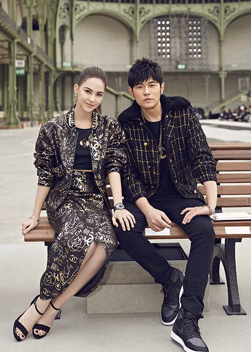 Người hâm mộ cho rằng Côn Lăng là cô gái may mắn nhất khi lấy được một người chồng vừa nổi tiếng, giàu có vừa chiều vợ như Châu Kiệt Luân.