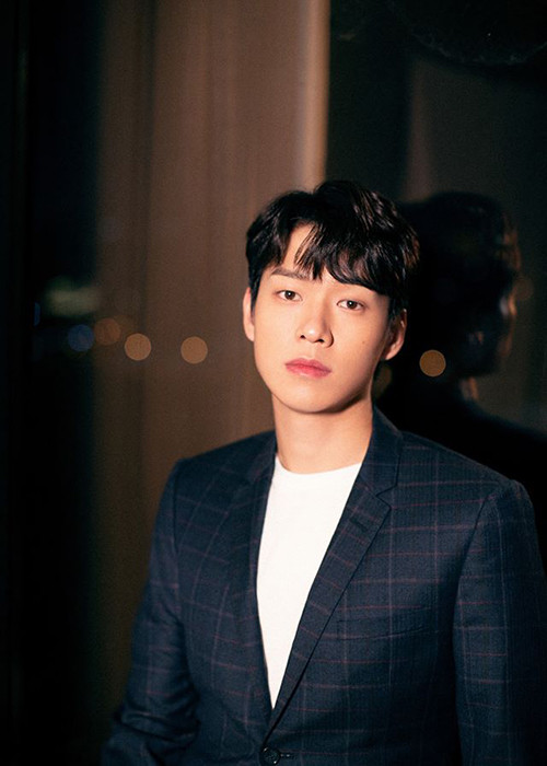 Ngụy Đại Huân sở hữu ngoại hình điển trai và có gia thế khủng.