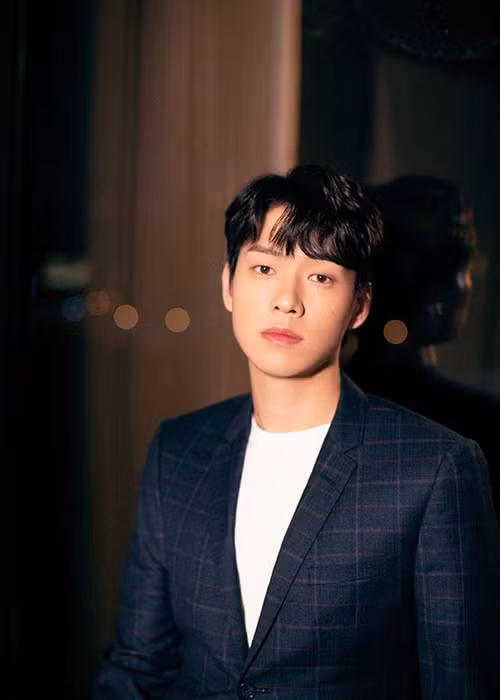 Ngụy Đại Huân sở hữu ngoại hình điển trai và có gia thế khủng.