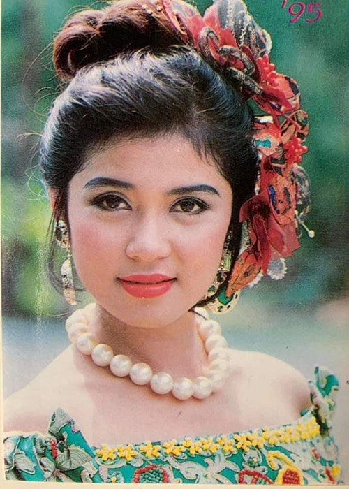 Vì những sóng gió đời tư, "nữ hoàng ảnh lịch" đã có thời gian ở ẩn. Khi trở lại showbiz, cô hoạt động trong vai trò đạo diễn.