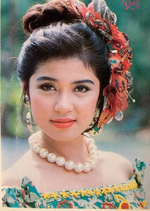 Vì những sóng gió đời tư, "nữ hoàng ảnh lịch" đã có thời gian ở ẩn. Khi trở lại showbiz, cô hoạt động trong vai trò đạo diễn.