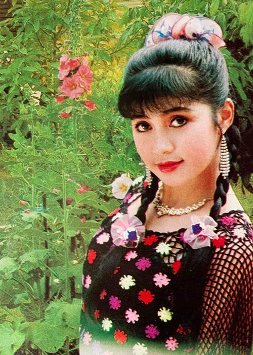 Danh tính bố của con trai cũng chưa được diễn viên Việt Trinh chia sẻ.