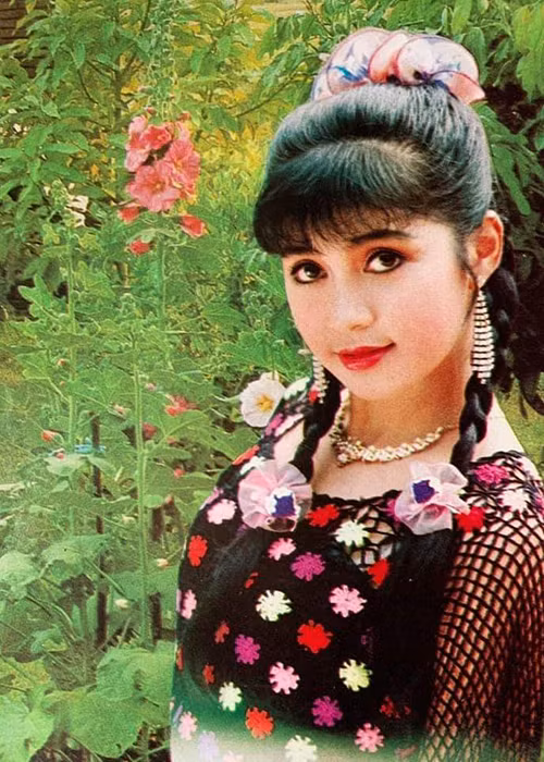 Danh tính bố của con trai cũng chưa được diễn viên Việt Trinh chia sẻ.