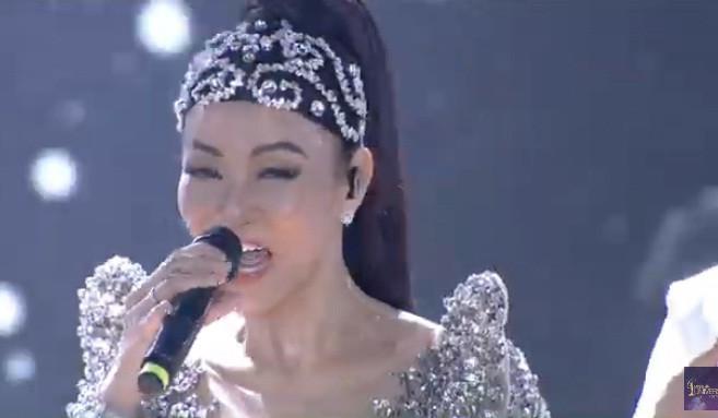 Nguyen Tran Khanh Van dang quang Hoa hau Hoan vu Viet Nam 2019-Hinh-38