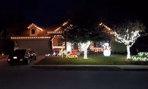 Quach Thanh Danh trang tri nha nhu cung dien don Giang sinh