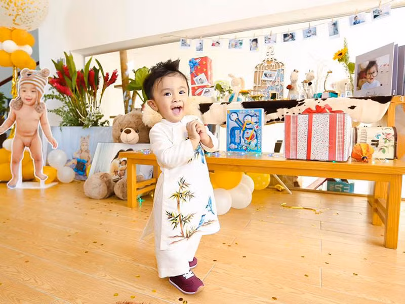 Khi lộ diện hoàn toàn, bé Nanda khiến người hâm mộ Nguyệt Ánh càng mê tít.