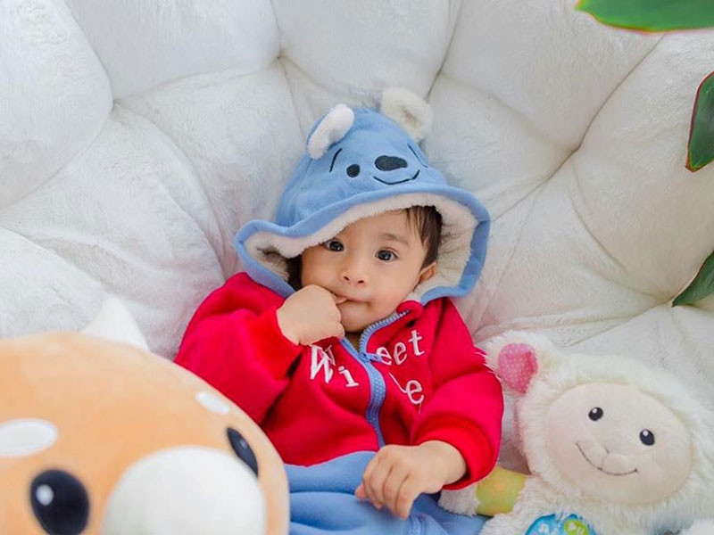 Nguyệt Ánh giữ kín ảnh cận mặt quý tử lai Ấn Độ của mình cho đến khi bé hơn 1 tuổi.