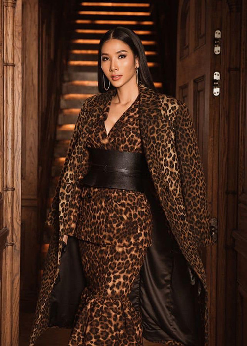 Khi trả lời phỏng vấn, đại diện Việt Nam tiết lộ về vết sẹo lớn trên trán năm 1 tuổi của mình khiến cô buồn, đôi khi không dám nhìn vào mắt người đối diện.