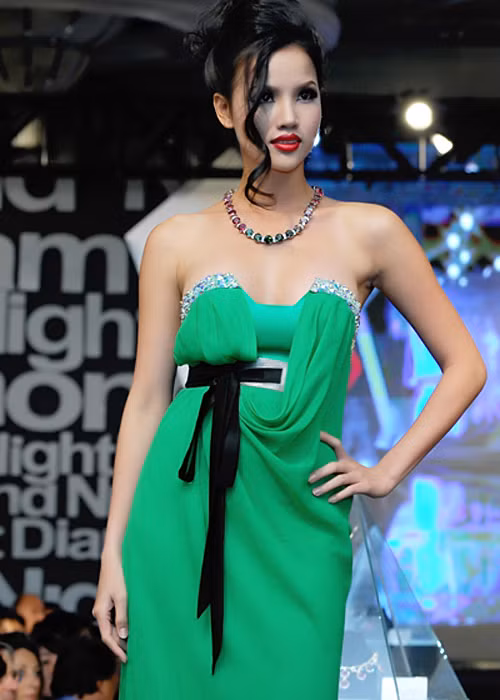 Bebe Phạm sinh năm 1983, bước vào lĩnh vực người mẫu từ năm 19 tuổi. Ảnh: Khám phá