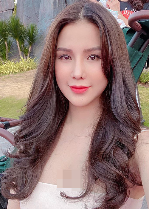 Vốn kín tiếng nên chân dài sinh năm 1989 gần như không chia sẻ về cuộc sống hôn nhân.