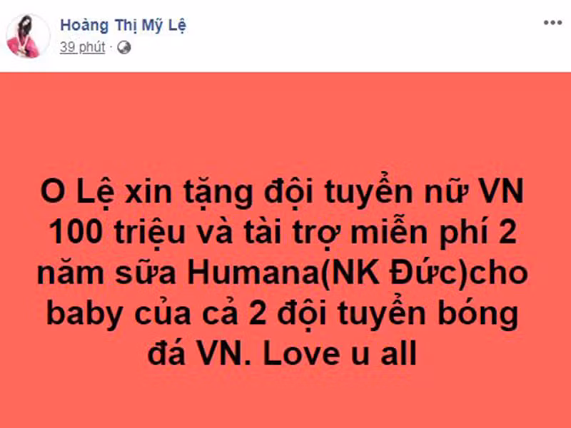 Ca sĩ Mỹ Lệ còn tặng 100 triệu cho đội tuyển nữ VN và tài trợ miễn phí 2 năm sữa cho các con của đội tuyển bóng đá nam và nữ Việt Nam.