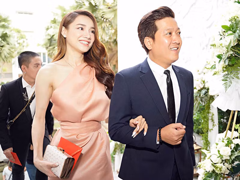 Cặp đôi thường xuyên sánh đôi tại các sự kiện sau khi về chung một nhà.