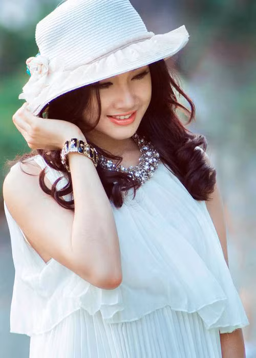 Nhã Phương đã khóc rất nhiều khi chuyện tình tan vỡ, thậm chí từng đánh chính mình để nhắc nhở bản thân mạnh mẽ.