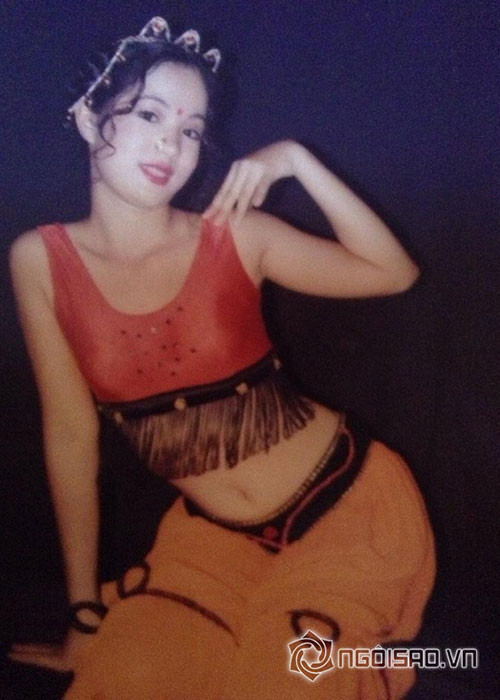 Thúy Nga là học trò của Minh Nhí và học chung lớp với Việt Hương tại trường Đại học Sân khấu Điện ảnh TP.HCM.