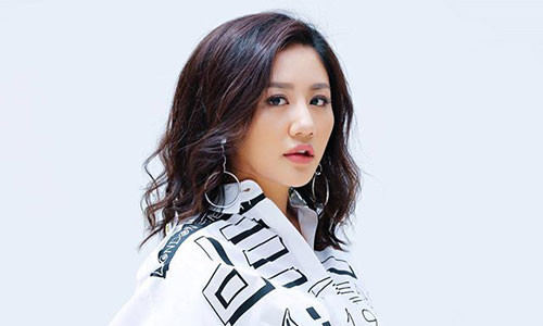 Van Mai Huong va loat sao bi xam pham quyen rieng tu: Bao ve the nao?