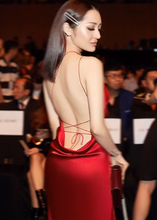 Bảo Anh được đánh giá có gu thời trang tinh tế.