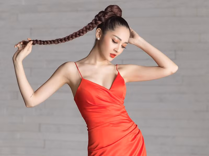 Nữ ca sĩ bước ra từ cuộc thi Giọng hát Việt hiện vẫn đắt show ca hát.