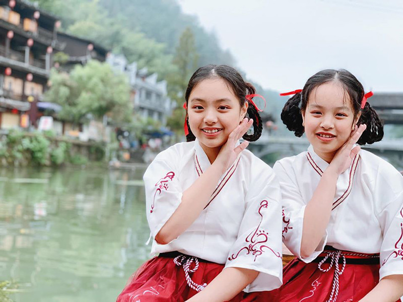 Ở nhà vợ chồng Thúy Hạnh hay trêu Suti là công chúa hậu đậu bởi làm bất cứ việc gì cũng có thể gây đổ vỡ.