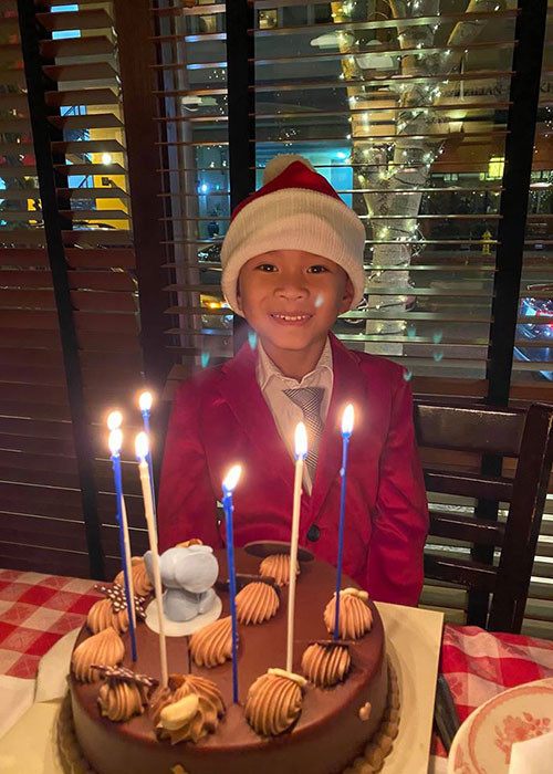 Bước sang tuổi thứ 8, con nuôi của Thanh Thảo ngày càng ngoan ngoãn, tự lập.