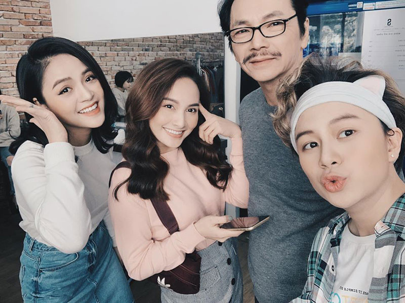 Các nghệ sĩ tham gia phim "Về nhà đi con" giữ mối quan hệ khá thân thiết dù phim đã kết thúc từ lâu.