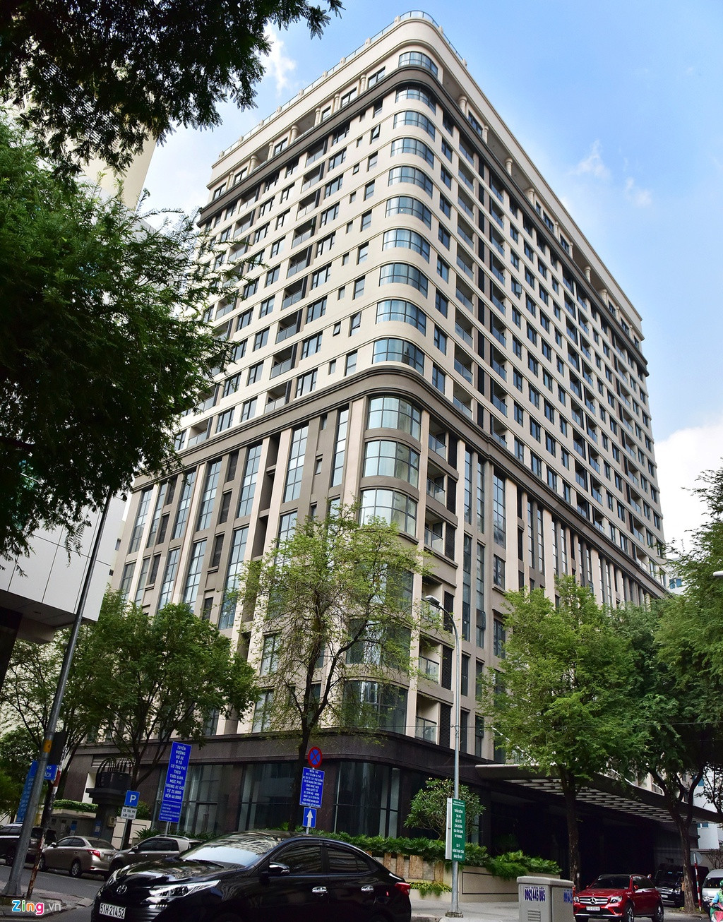 Dự án có quy mô hơn 100 căn hộ và khoảng 70 căn Office-tel. Năm 2018, nơi này có mức giá 3.500-7.000 USD/m2.