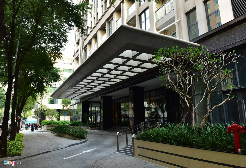 Khu phức hợp thương mại - dịch vụ - căn hộ này được thiết kế, xây dựng sang trọng từ mặt tiền đến khu vực sảnh bên trong.