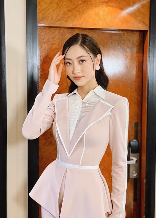 Sau phần thi Head to Head, đại diện Việt Nam có nickname mới “Miss IELTS 7.5”.