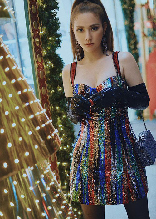 Gương mặt lẫn vóc dáng của Thu Thủy có những thay đổi sau nhiều năm đi hát.